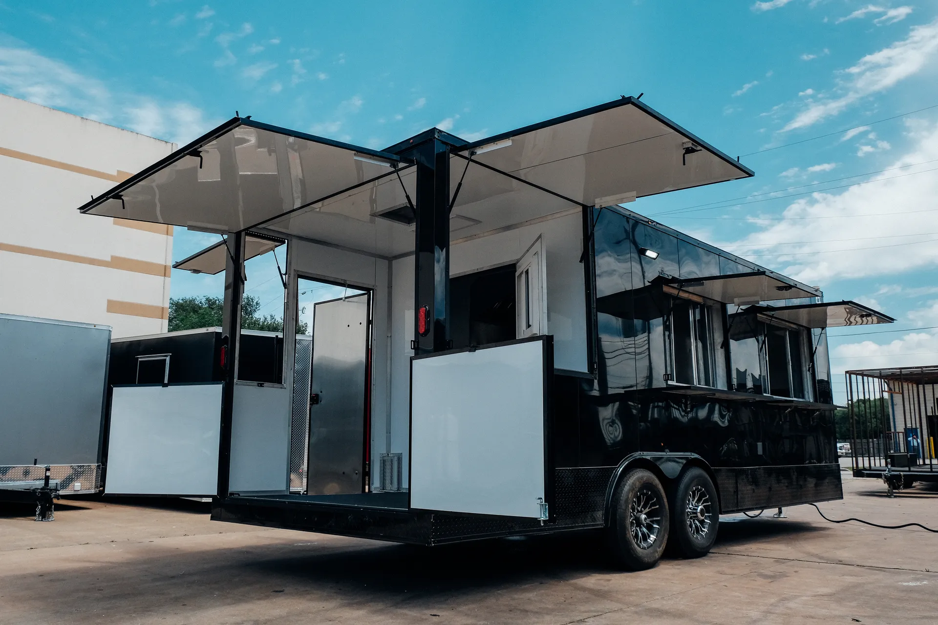 Black Out BBQ - BBQ Trailer by Trailer King Builders