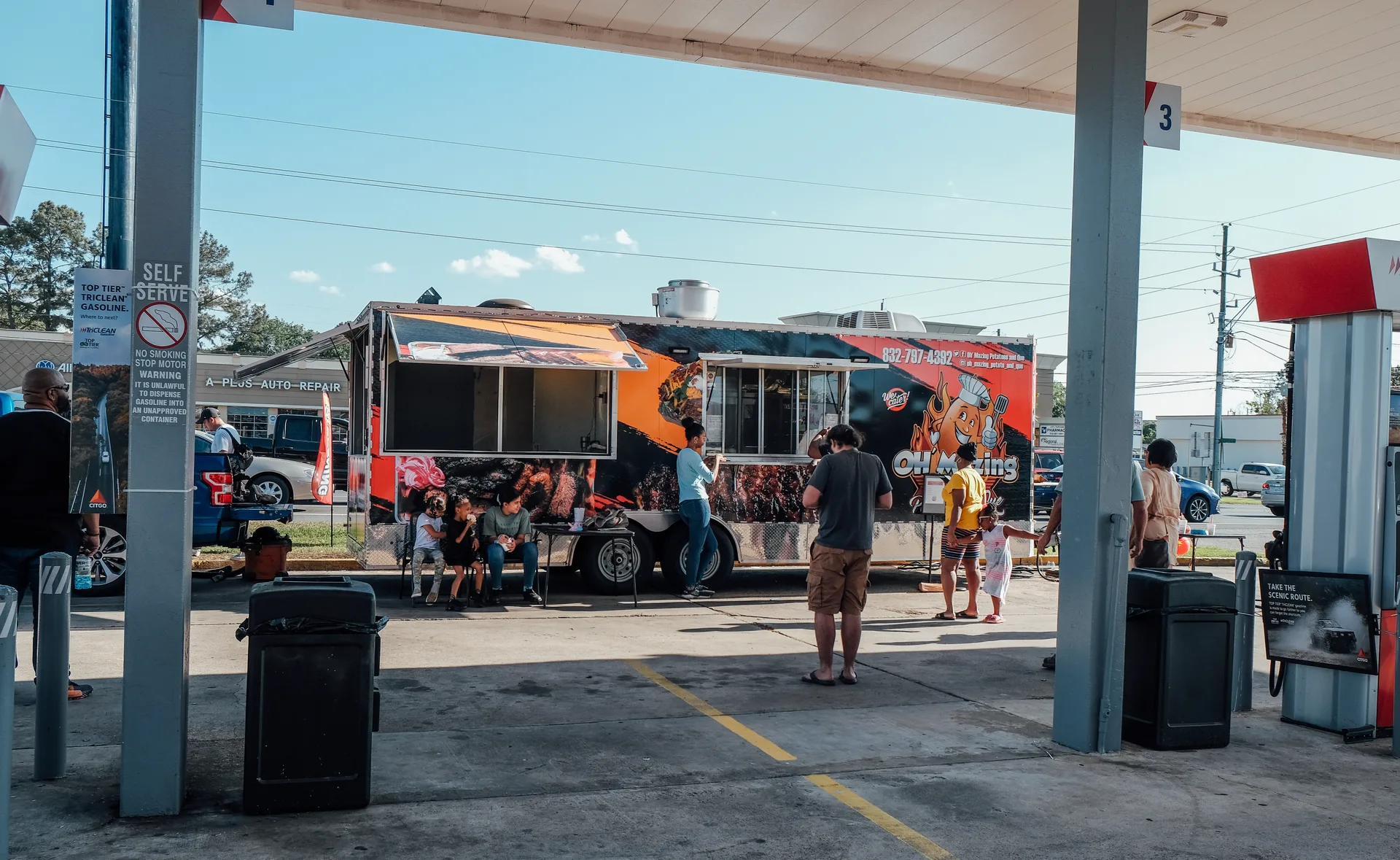 Oh Mazing Serving Customers